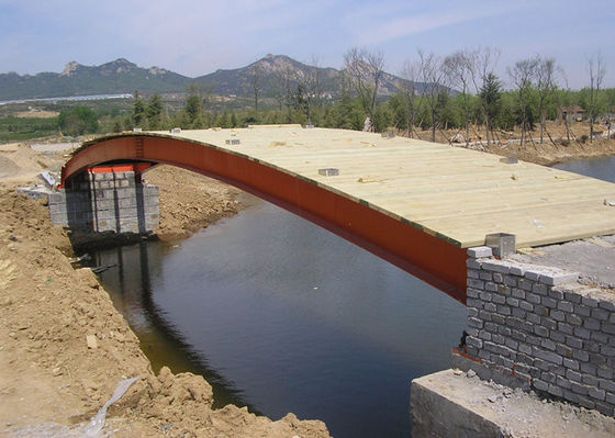 Q355B การก่อสร้างสะพานโครงสร้างเหล็กชุบสังกะสีสำเร็จรูป