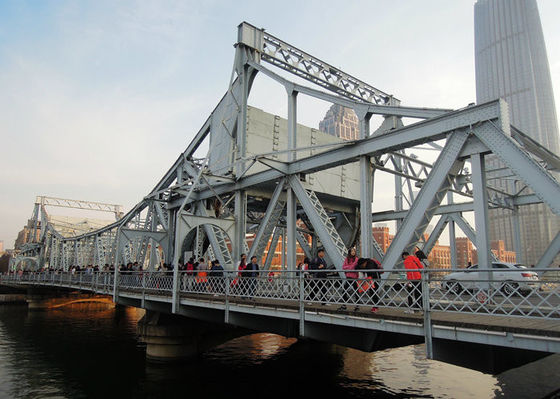 โครงสร้างสำเร็จรูป โครงเหล็ก ทรัส ก่อสร้างสะพานคนเดิน