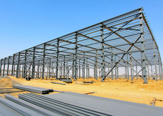 อุตสาหกรรม โครงสร้างเหล็ก Prefab โกดังกรอบก่อสร้างอาคารโรงรถ