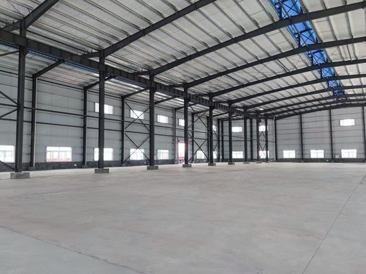 โครงสร้างโลหะ Prefabricated โรงงานโครงสร้างเหล็ก พร้อมโครงสร้างประตูและการปิด