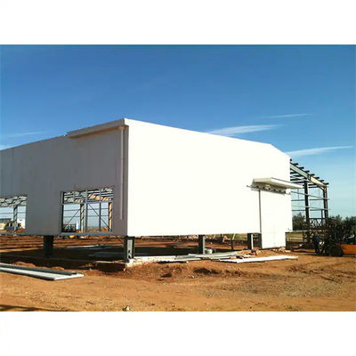 โกดังสแตนเลส Prefab Structure พร้อมอุปกรณ์ประกอบความละเอียดและหน้าต่างอลูมิเนียม