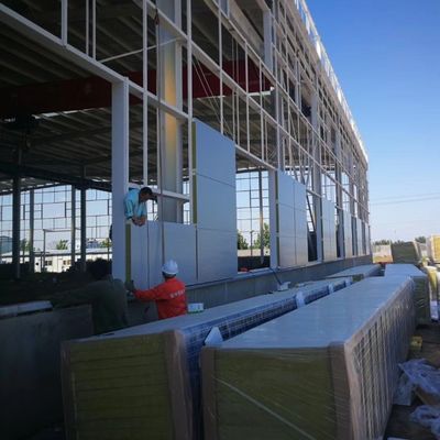 Prefab Long Span Steel Frame Warehouse อุตสาหกรรมที่มีการออกแบบตามความต้องการ