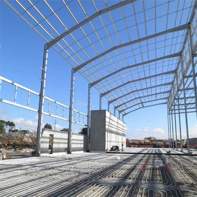 โครงสร้างเหล็กส่วน H welded โกดังสําหรับหุ้มหลังคาและผนังแผ่นแซนด์วิช