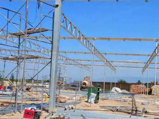 โรงเรือนฟิล์ม PE แบบช่วงต่อเนื่อง ใช้เพื่อเพิ่มประสิทธิภาพและเร่งการสุกของผัก