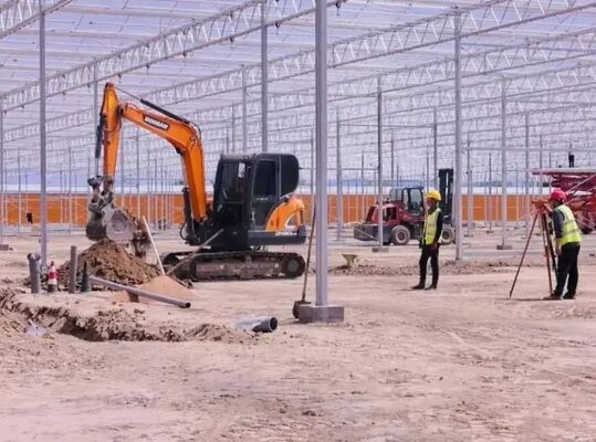 โรงเรือนกระจกพอลิเอธีเลนสเปนต่อเนื่องสําหรับการปลูกดอกไม้ที่มีคุณภาพสูง